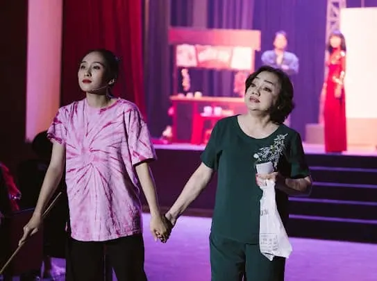 Đêm hoa lệ / Cùng bạn diễn